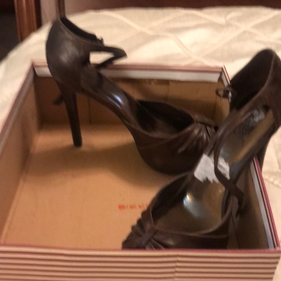 Ladies high heels - Picture 2 of 3